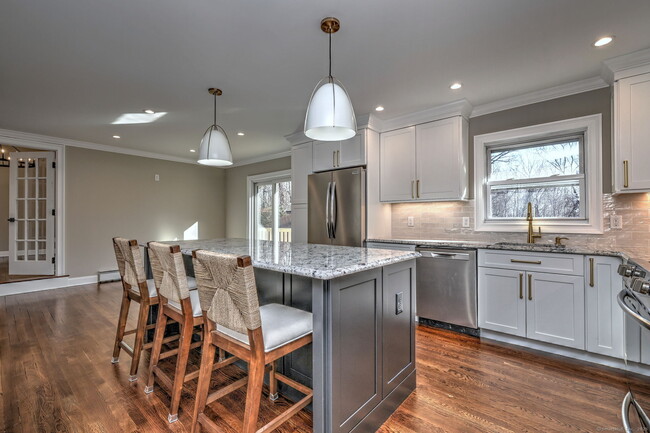 Building Photo - 155 Pastors Walk