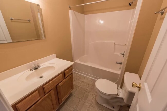 Building Photo - 1900 Lee Rd 61