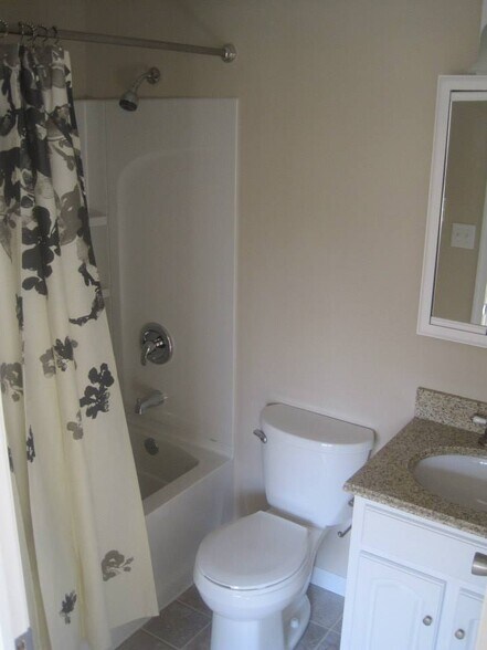 Bath - 1300 Catherine St