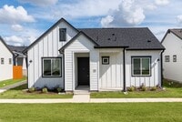 Building Photo - Avilla Rio Oaks