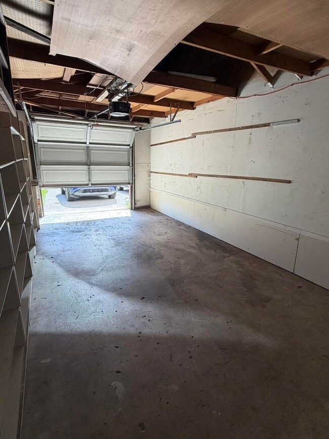 Building Photo - 3731-3733 Scallop Court