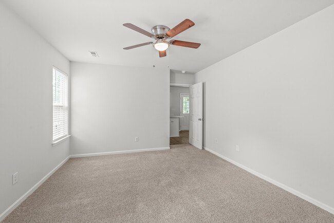Building Photo - 8818 Sharonbrook Dr
