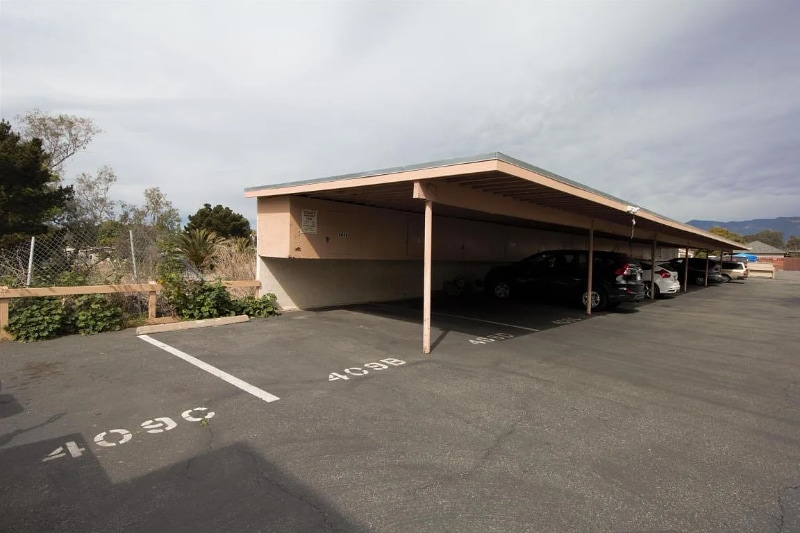 Building Photo - 409 Ellwood Beach Dr
