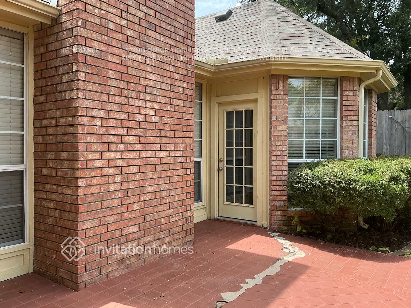 Building Photo - 2121 London Dr