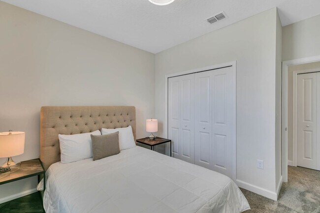 Building Photo - 2831 Bookmark Dr