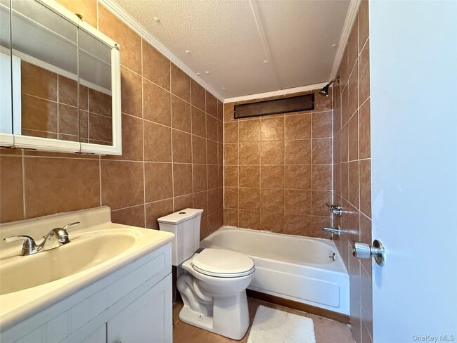 Building Photo - 349 W Main St