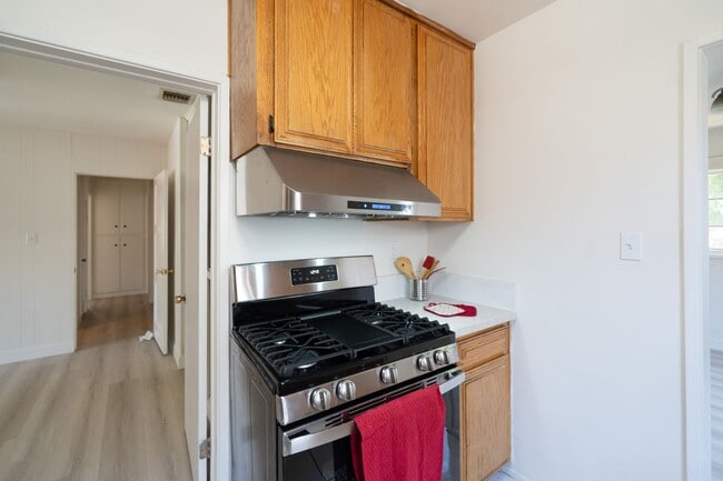 Building Photo - Beautiful 3 Bedroom/ 2 Bath Home $3,595/ Mo.