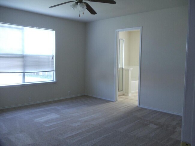 Building Photo - 1410 Cloyne Dr