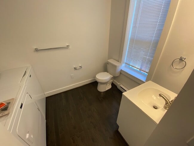 Building Photo - 212 W Hope Ave