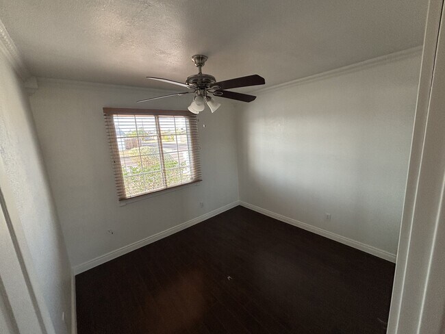 Building Photo - 3441 E Claire Dr