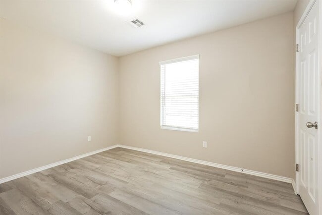 Building Photo - 10756 SW 23rd Pl