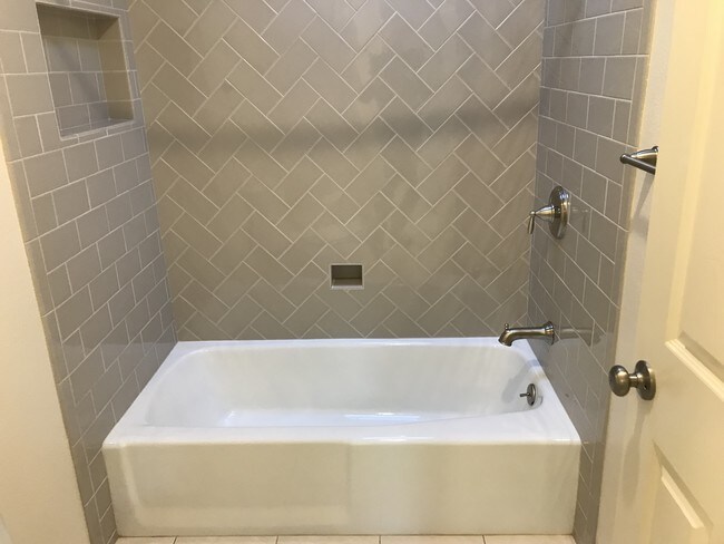 Downstairs Bathroom - 310 Corsair Way