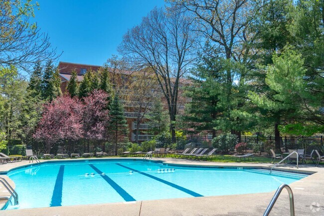 Building Photo - Kimball Court