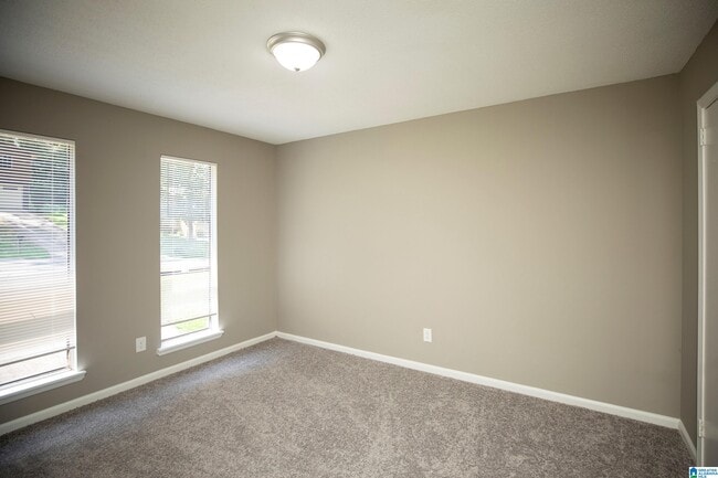 Building Photo - 3142 Sleepy Hollow Dr