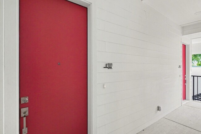 Building Photo - 2217 N Fitzhugh Ave