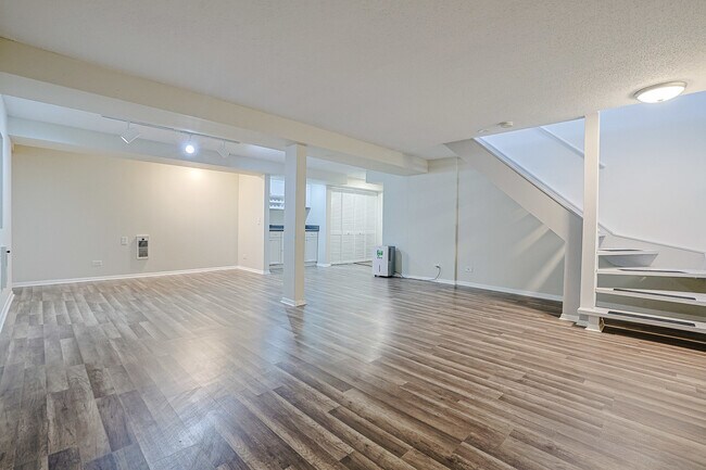 Building Photo - 929 Buccaneer Dr