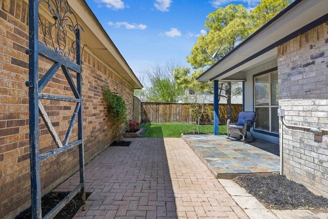 Building Photo - Beautiful  2 story home in Keller with Master Bedroom Downstairs