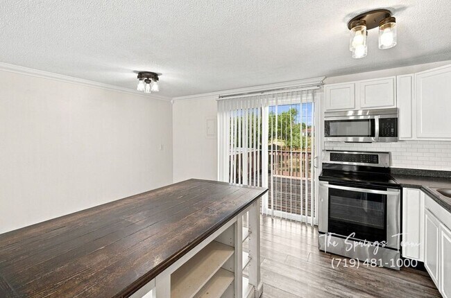Building Photo - 1495 Prado Dr