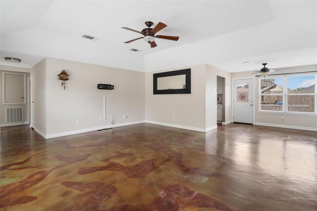 Building Photo - 217 Glen Haven Dr
