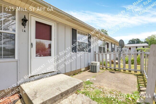 Building Photo - 625 Mill St