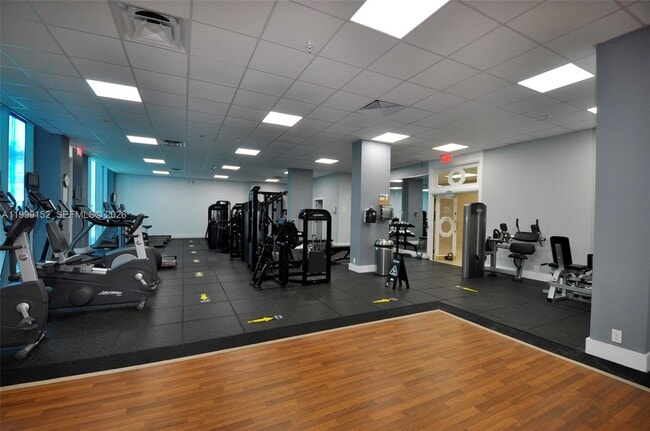 Building Photo - 2030 S Ocean Dr