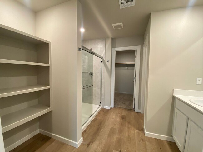 Building Photo - Welcome to your dream rental!!