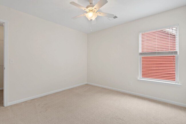 Building Photo - Available now. Beautiful 5 BR/2.5 BA Home in Swygerts Landing!