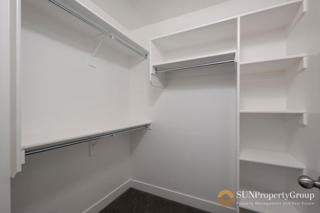 Building Photo - Stunning Townhome In Desirable Riverton Area