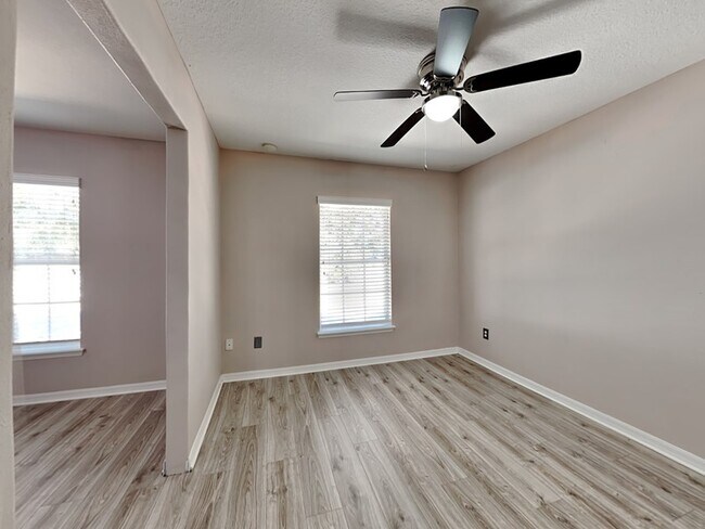 Building Photo - 524 Quail View Ct