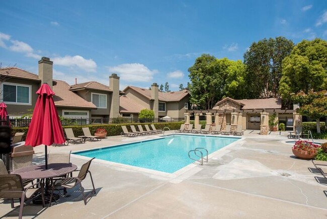 Building Photo - Anaheim Hills Beauty