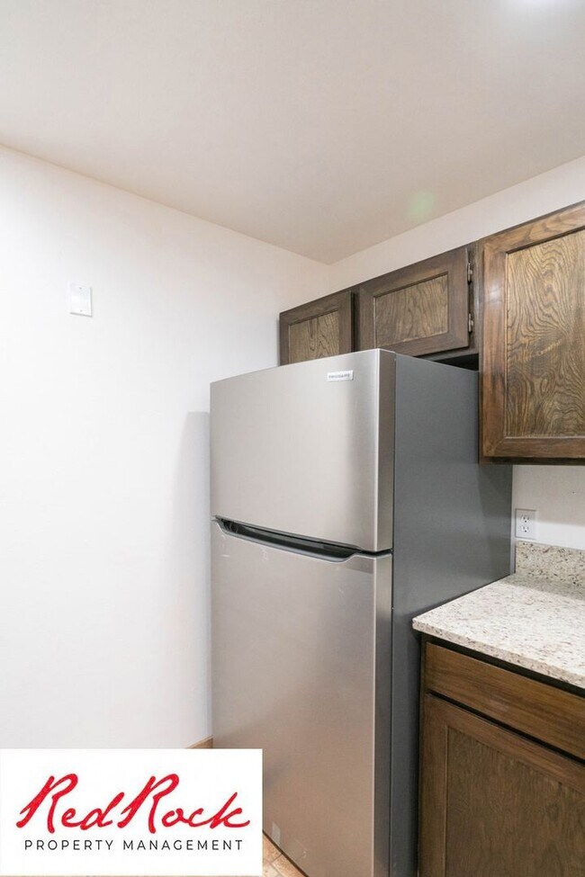 Building Photo - 2 Bedroom Condo in a Prime Location!