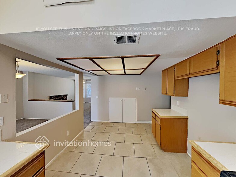 Building Photo - 44200 Compiegne Dr