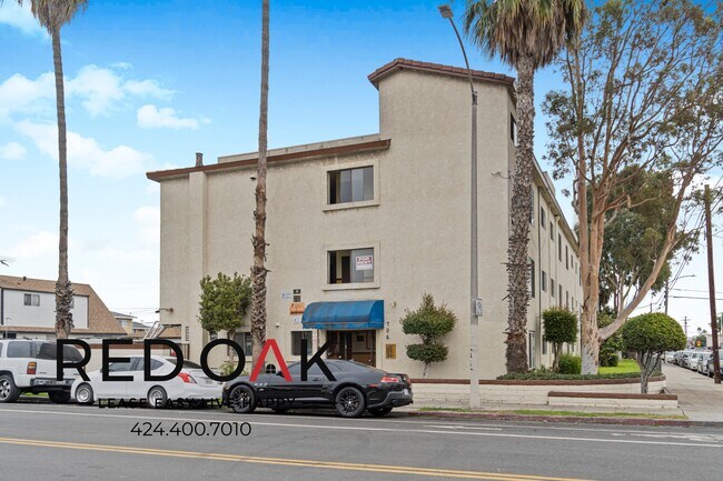 Building Photo - 706 McDonald Ave