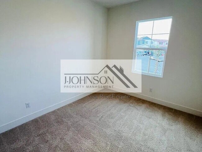 Building Photo - 16492 Bandon Ln