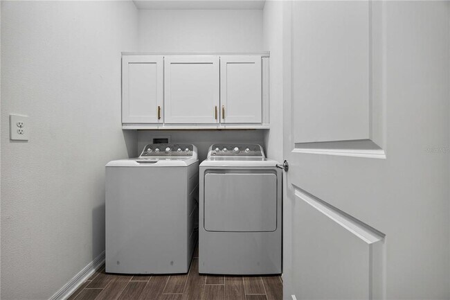 Building Photo - 281 Piave St