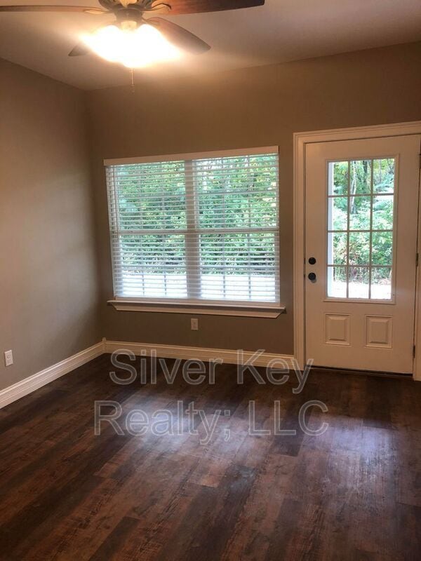 Building Photo - 427 Sterling Rd