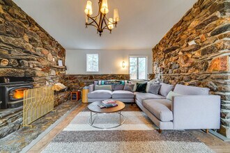 Building Photo - 627 Bear Valley Rd