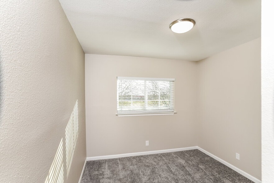 Building Photo - 4234 Sunrise Cove Dr