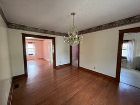 Building Photo - 1357 W 69th St