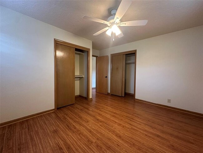 Building Photo - 2007 Delaware Ln