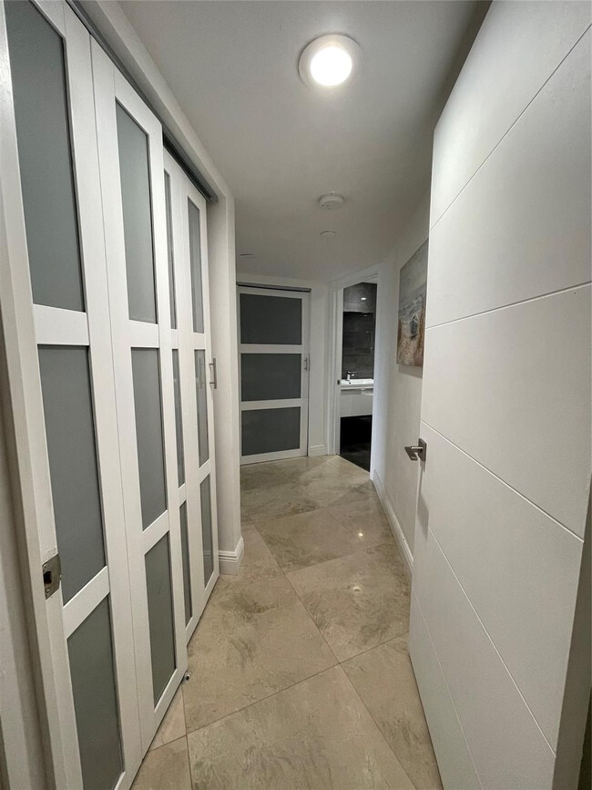 Building Photo - 19101 NE 36th Pl