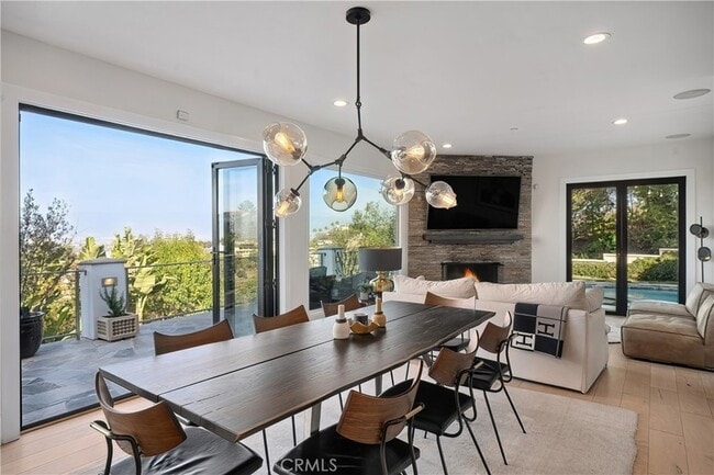 Building Photo - 3642 Alta Mesa Dr