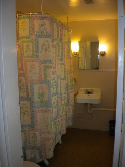 Building Photo - 237 Chamberlain Hwy