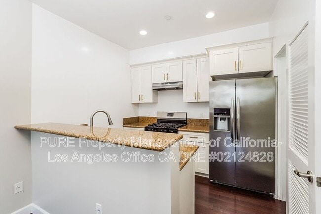 Building Photo - 11740 Vanowen St