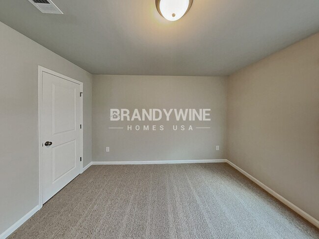 Building Photo - LUXURY COMMUITY! CRESTVIEW at Towne Lake!!...