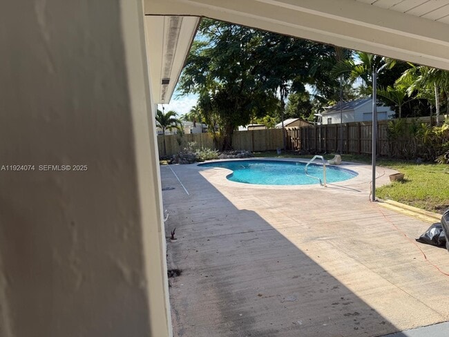 Building Photo - 19810 Holiday Rd