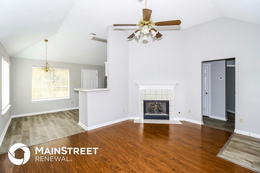 Building Photo - 3761 Clarion Dr