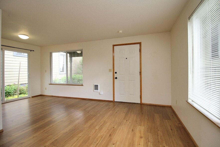 Building Photo - 548 NE Tillamook St