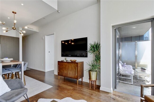 Building Photo - 210 Lavaca St