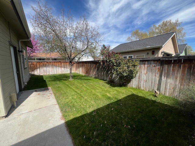 Building Photo - 2 Bed 2 Bath in Boise!
